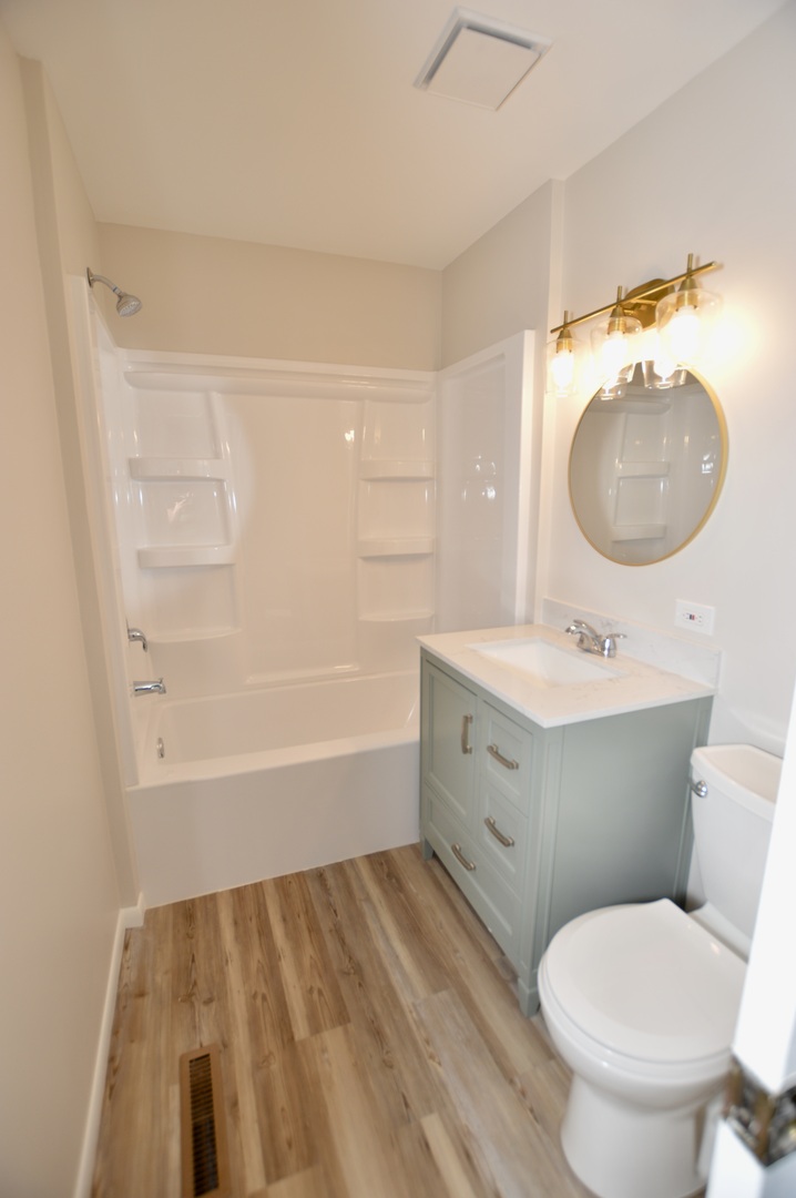 516 N Thornwood Drive Property Photo 38