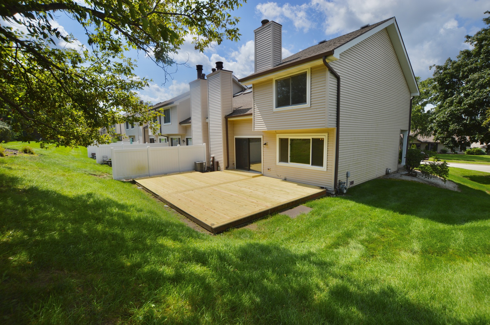 516 N Thornwood Drive Property Photo 44