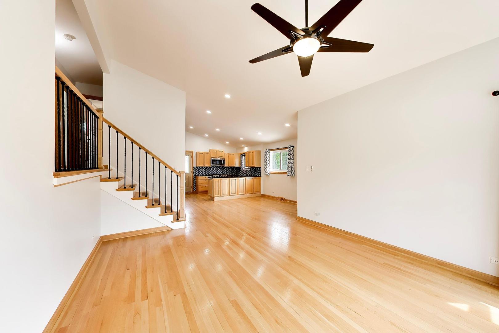 107 S Weller Lane Property Photo 3