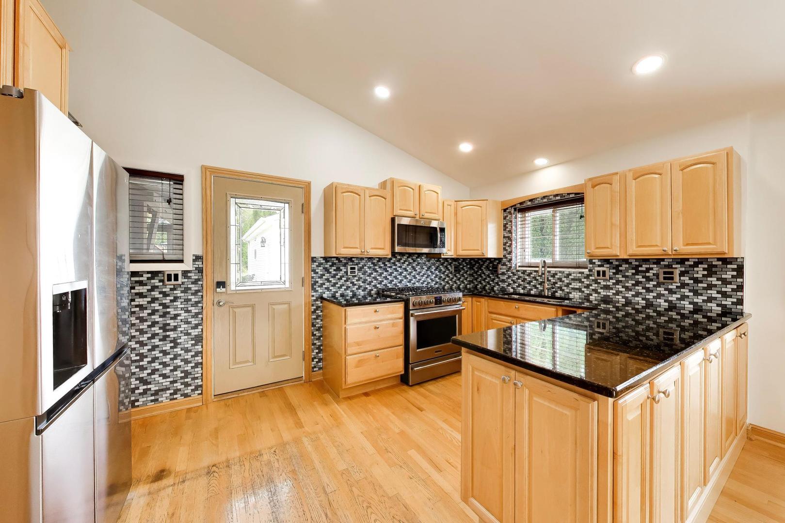 107 S Weller Lane Property Photo 8