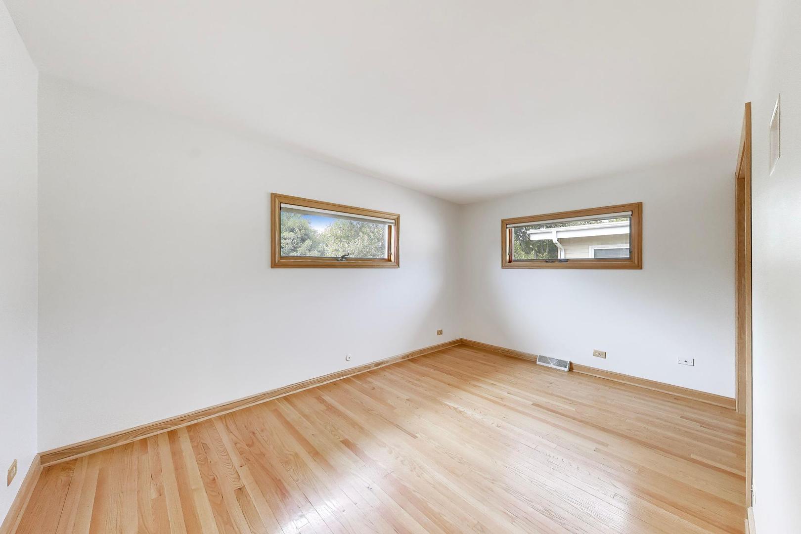 107 S Weller Lane Property Photo 16