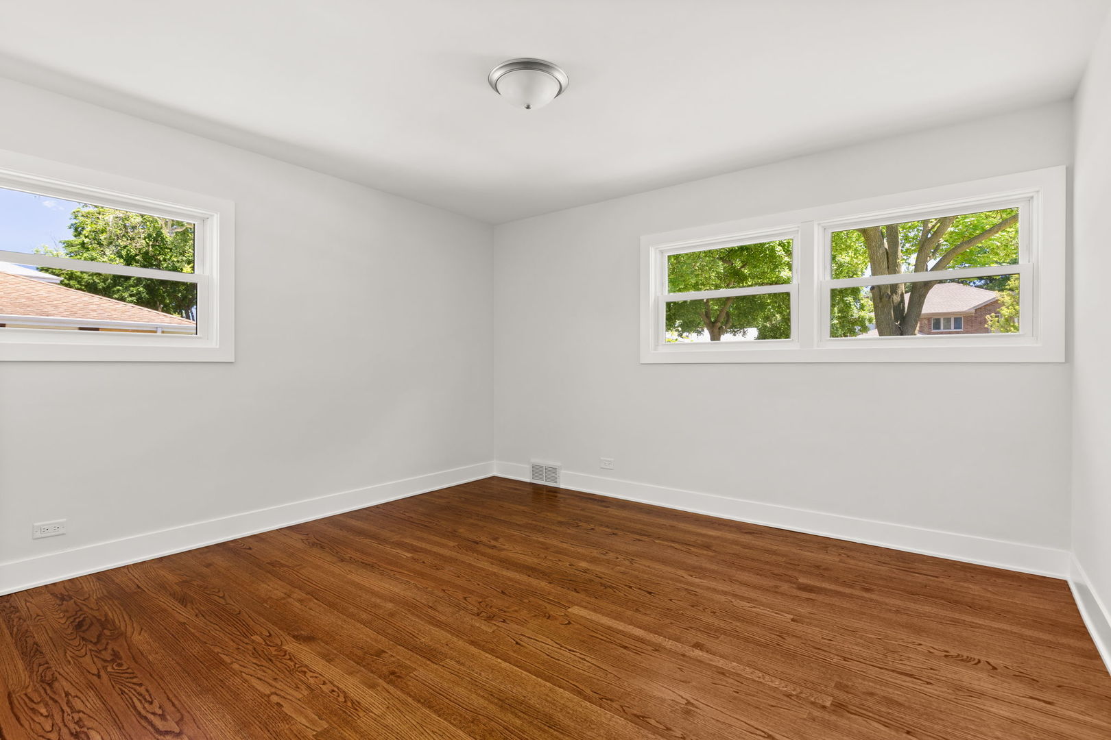 8918 Parkside Avenue Property Photo 16