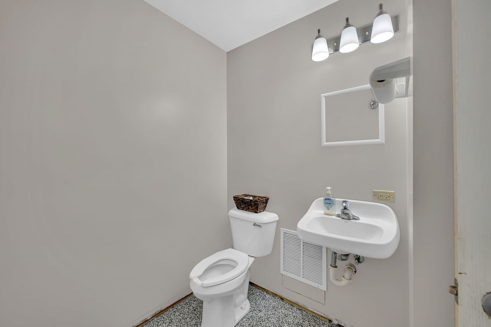 441 E Stevenson Avenue Property Photo 19