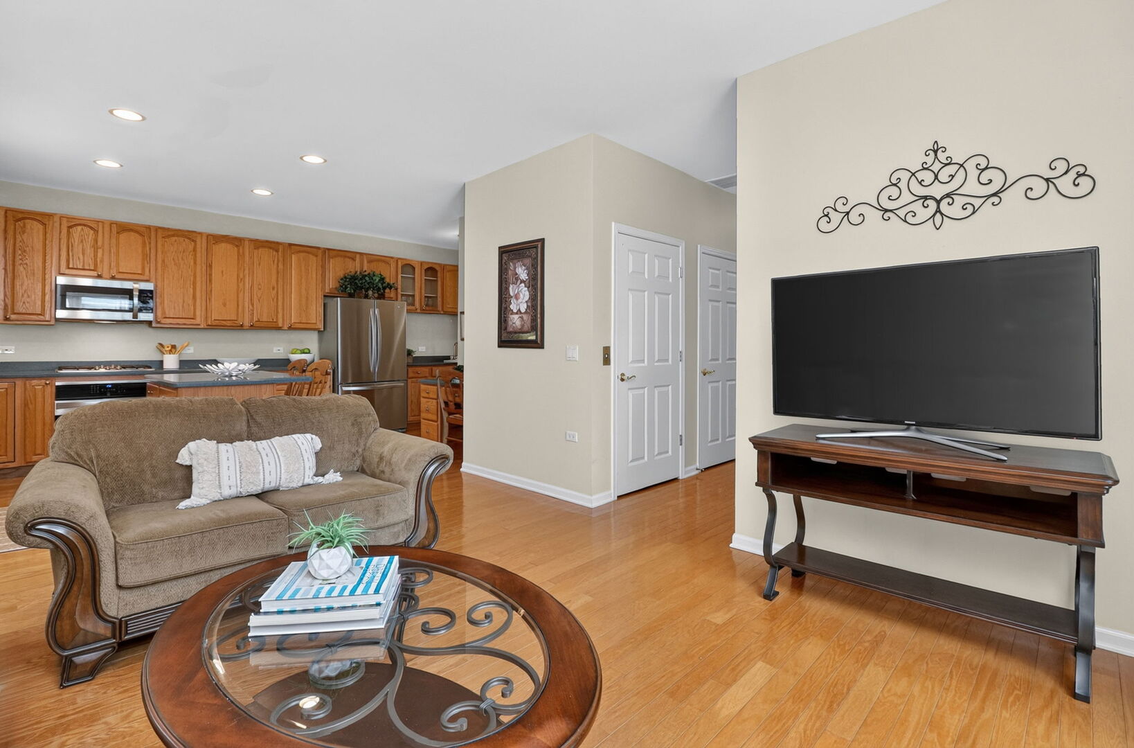 611 Dunhill Lane Property Photo 6