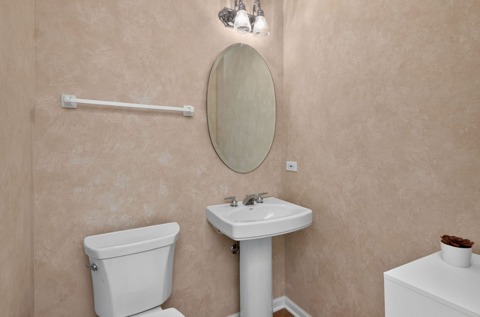 611 Dunhill Lane Property Photo 13