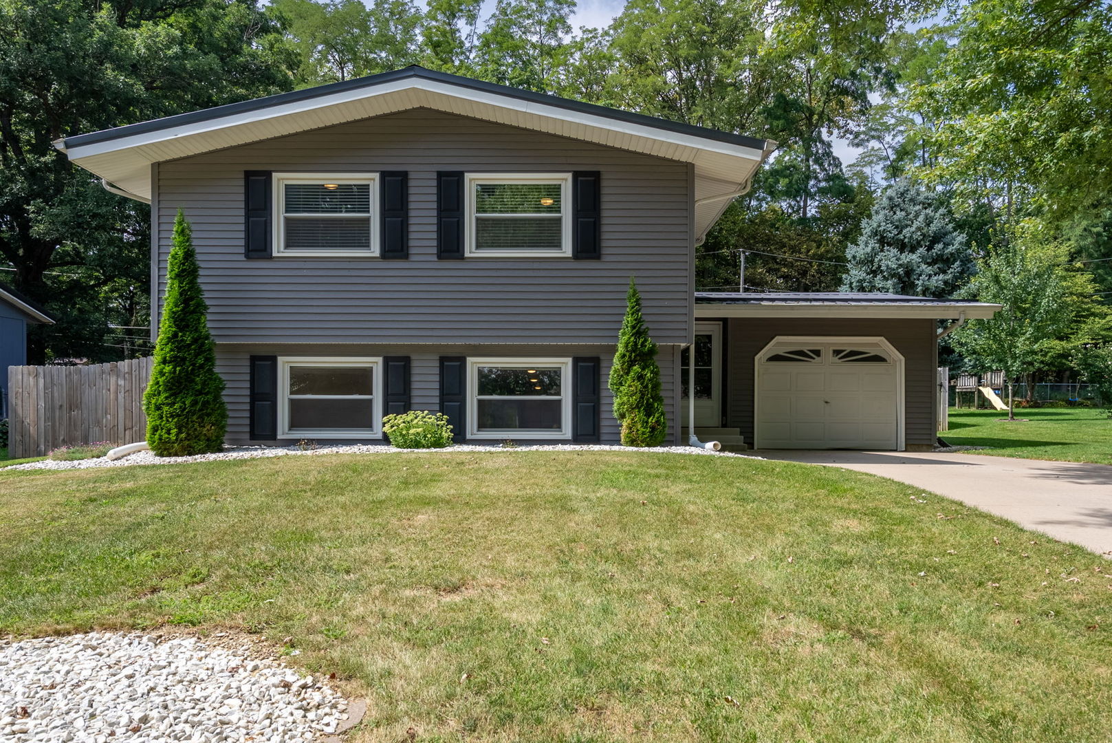 514 Walnut Court Property Photo 1