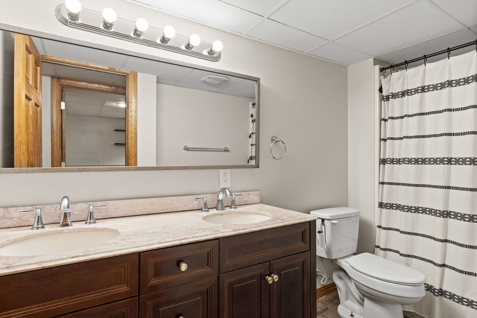 514 Walnut Court Property Photo 22