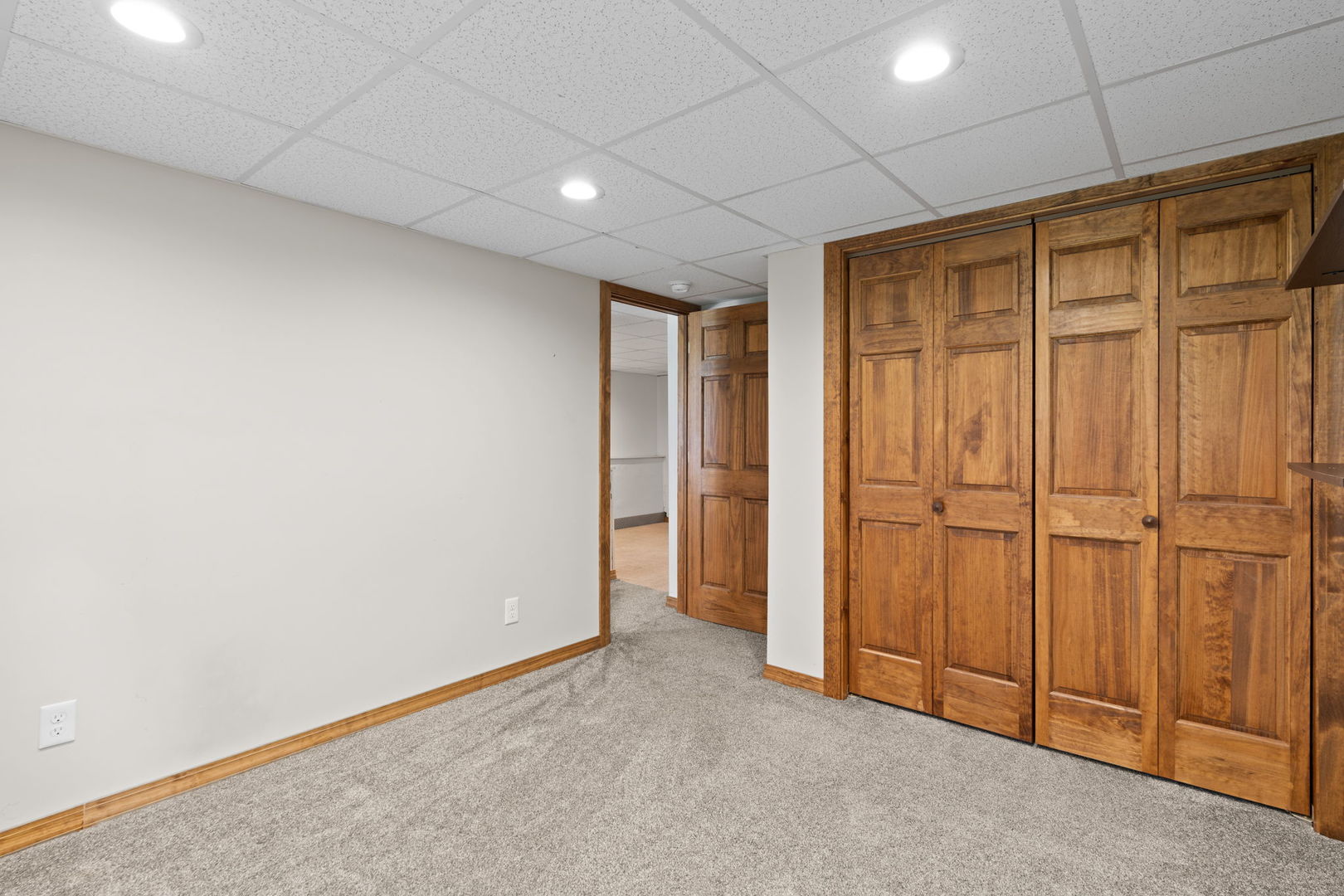 514 Walnut Court Property Photo 28