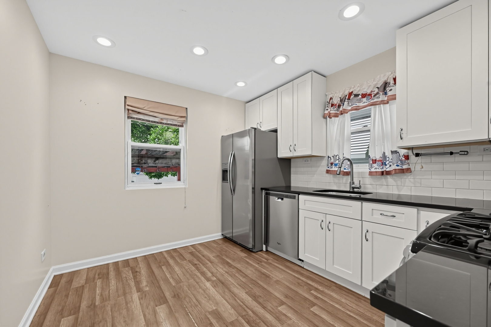 5647 S Keeler Avenue Property Photo 14