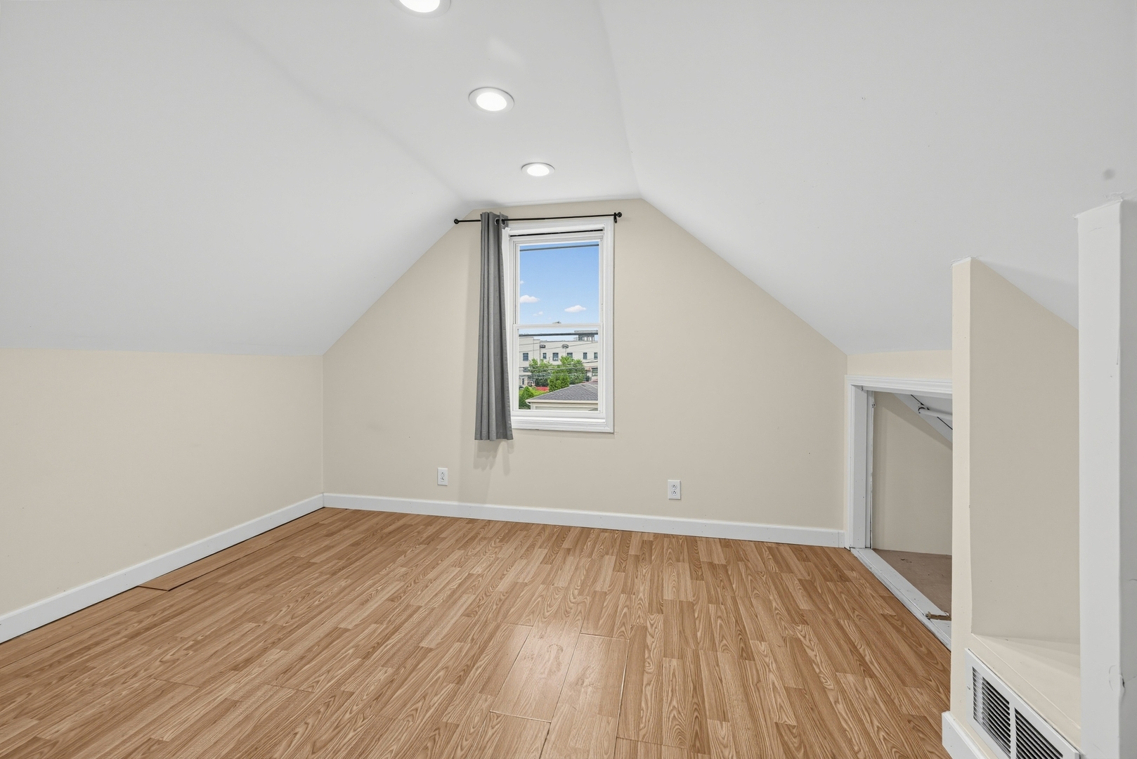 5647 S Keeler Avenue Property Photo 20