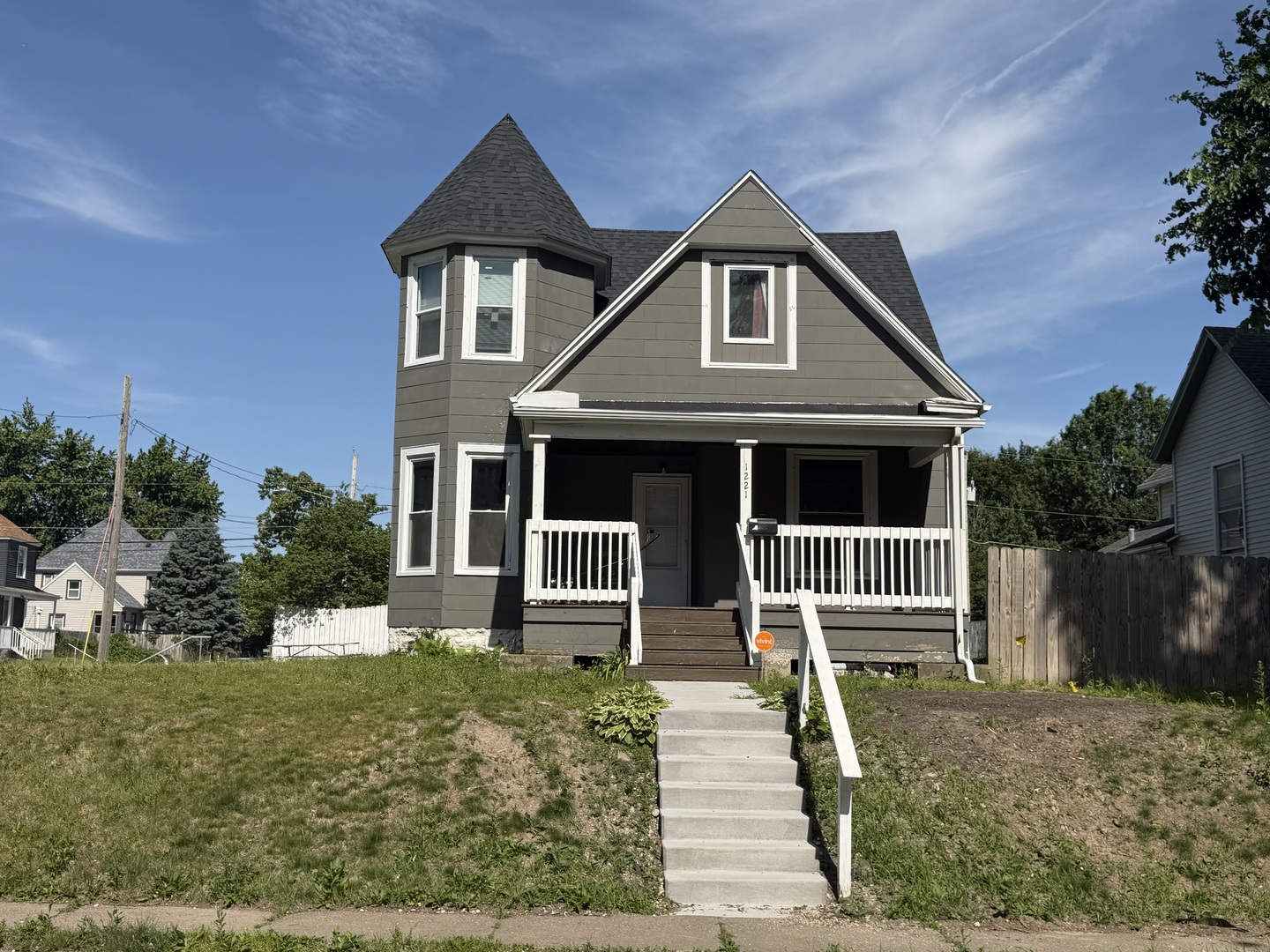 1221 Brown Street Property Photo 1