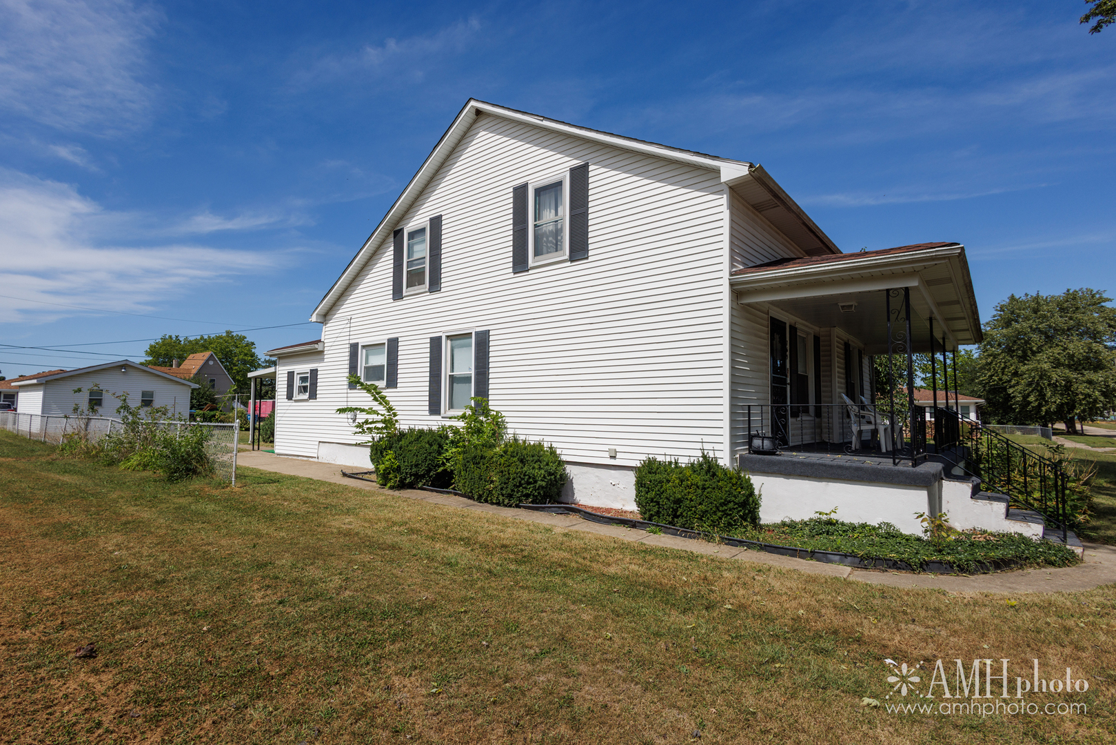 765 N Rosewood Avenue Property Photo 3