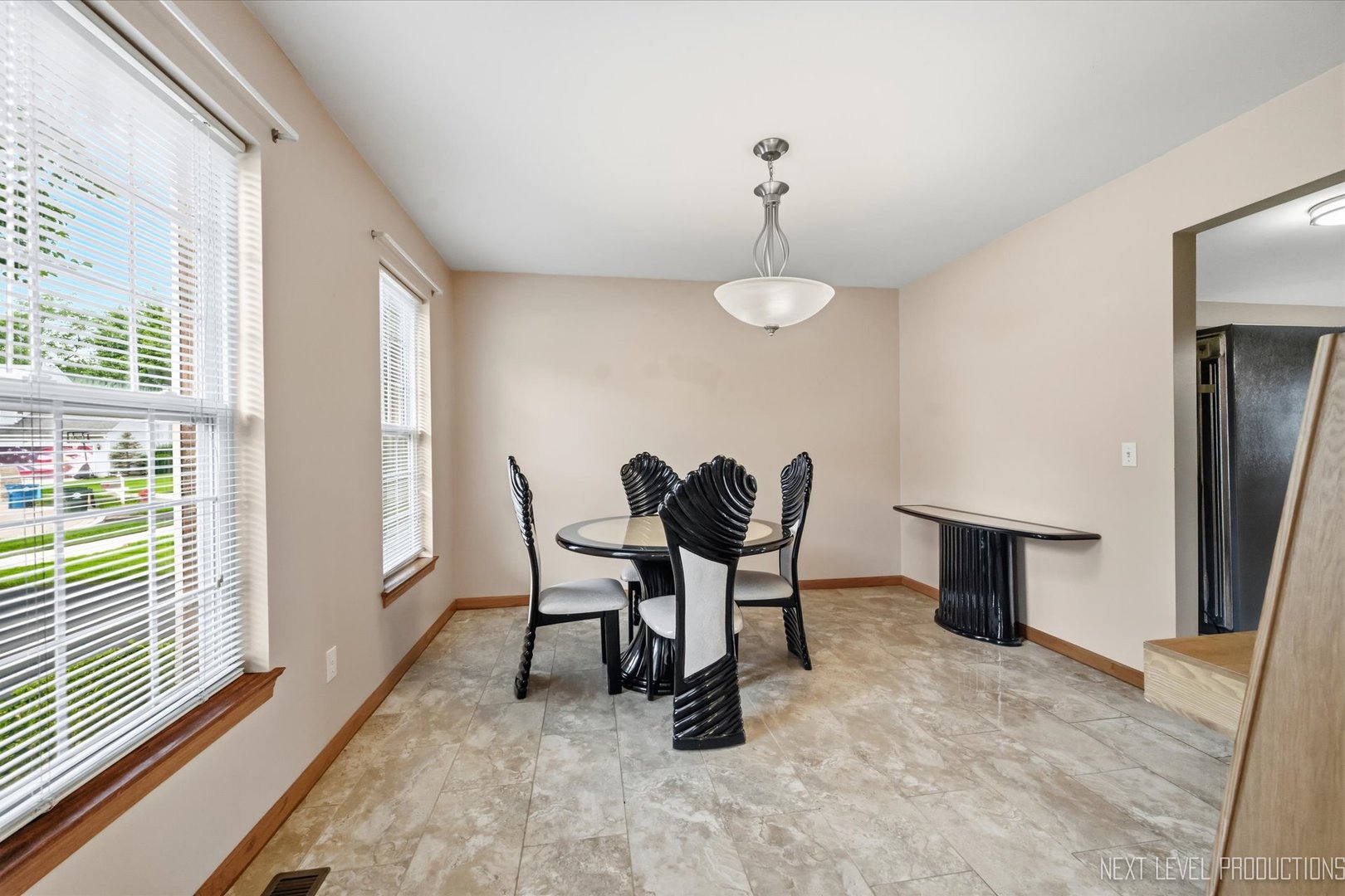 2513 Briarwood Court Property Photo 4