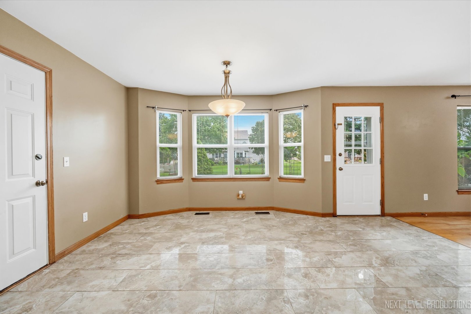 2513 Briarwood Court Property Photo 7