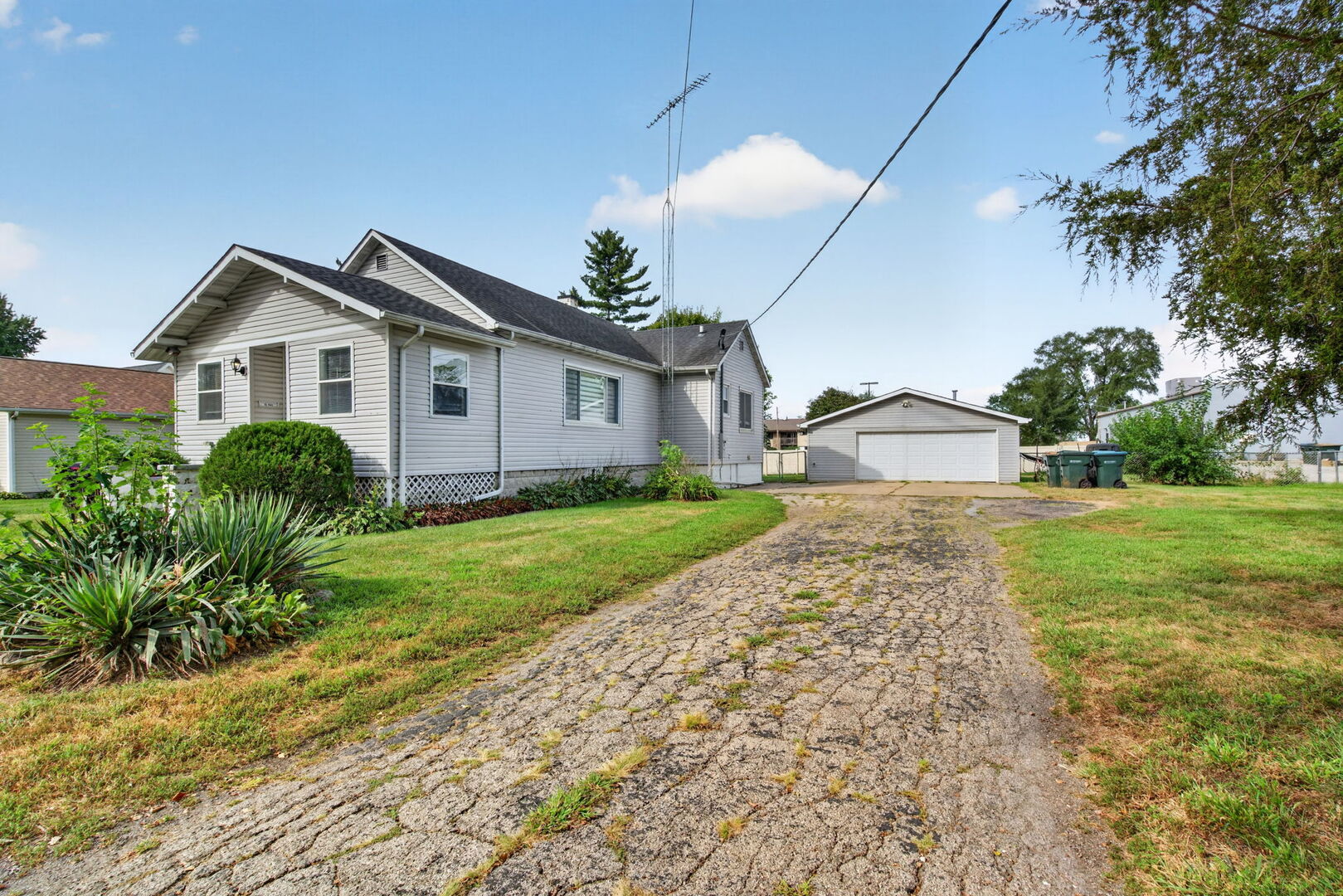 40 S Marguerite Street Property Photo 4