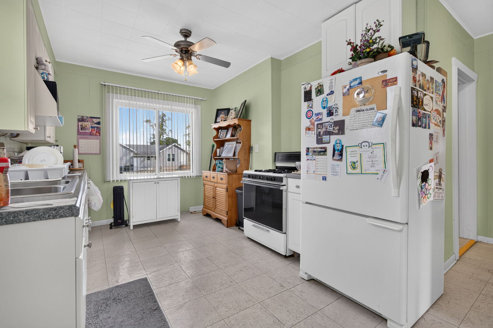 40 S Marguerite Street Property Photo 5