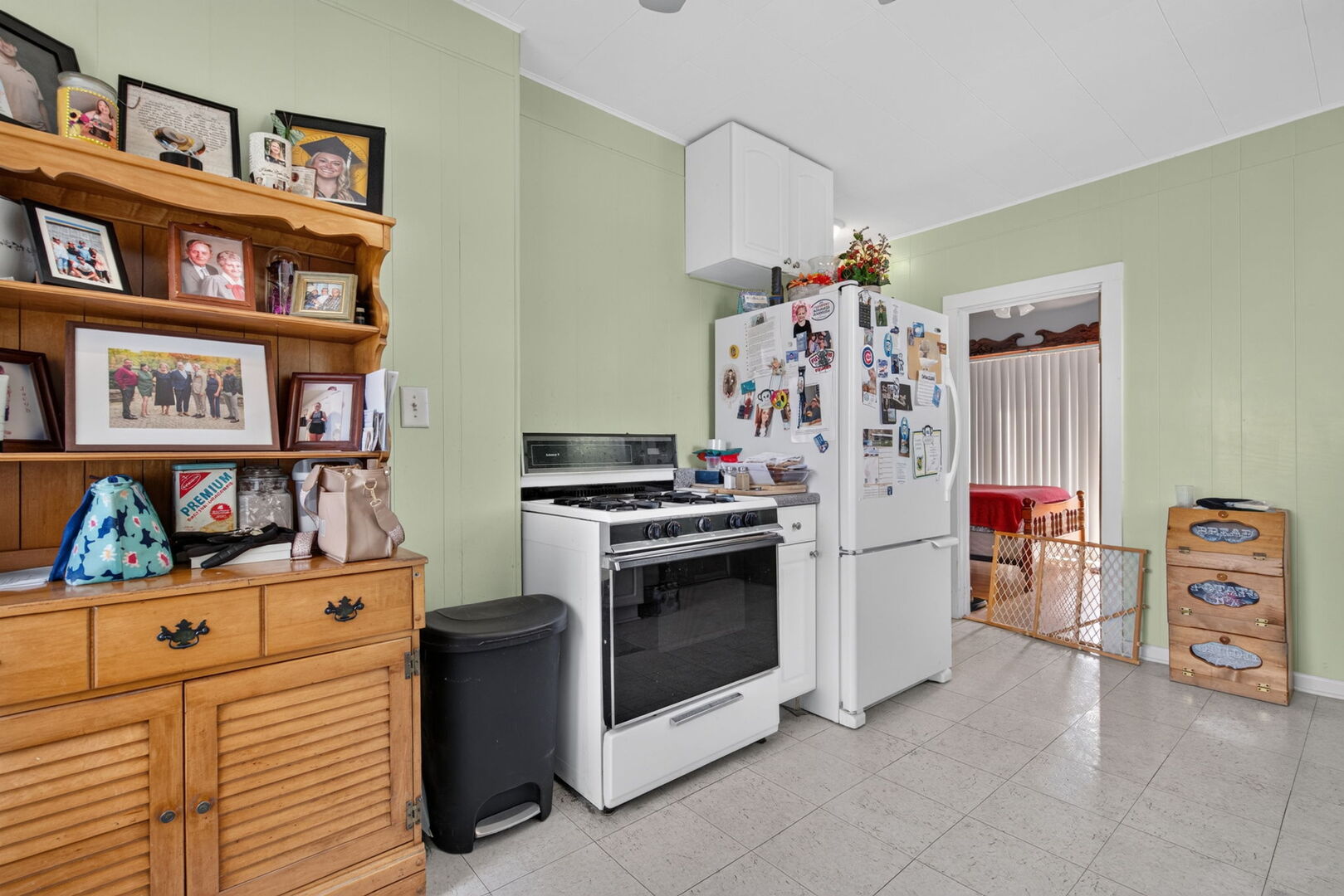 40 S Marguerite Street Property Photo 7