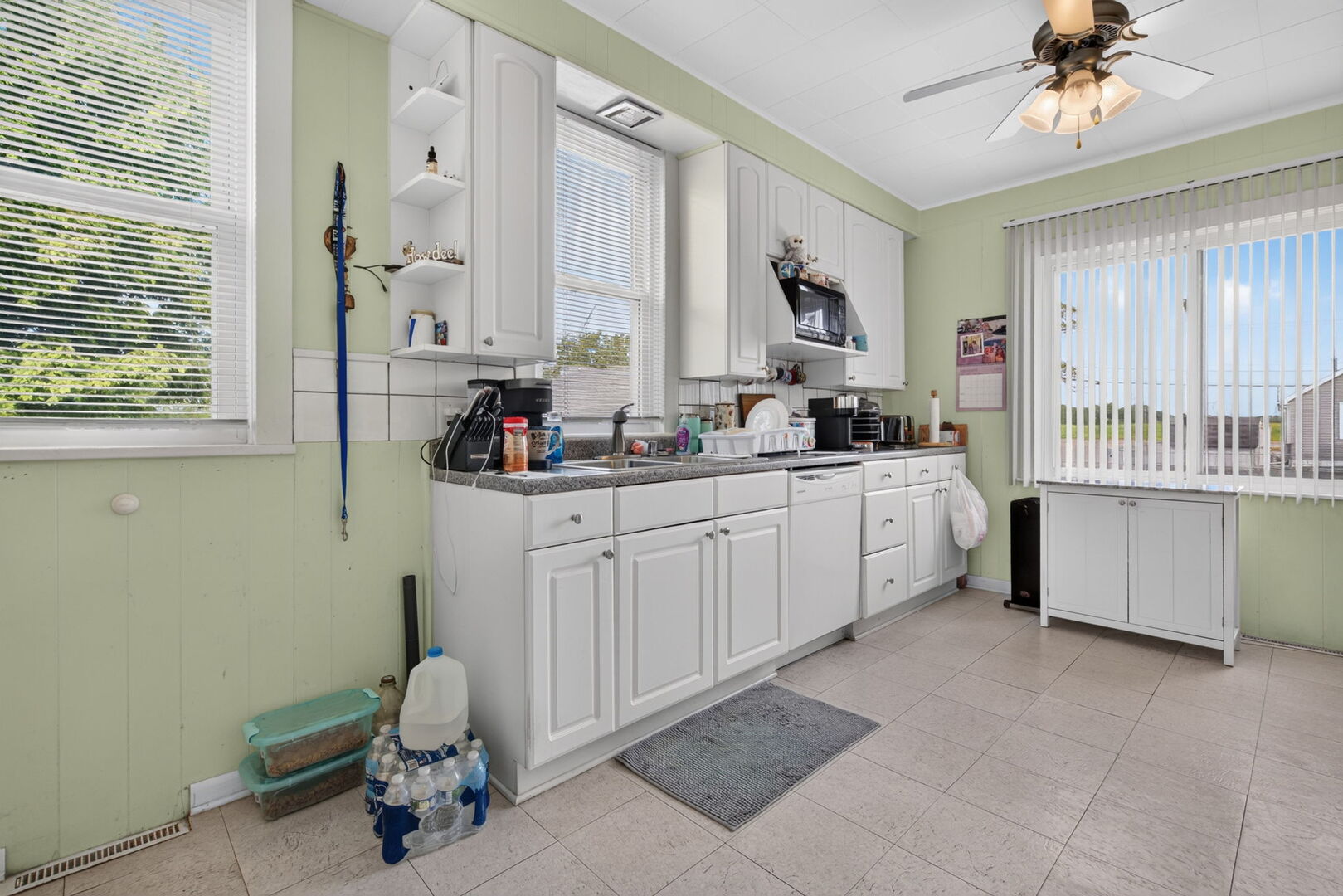 40 S Marguerite Street Property Photo 8