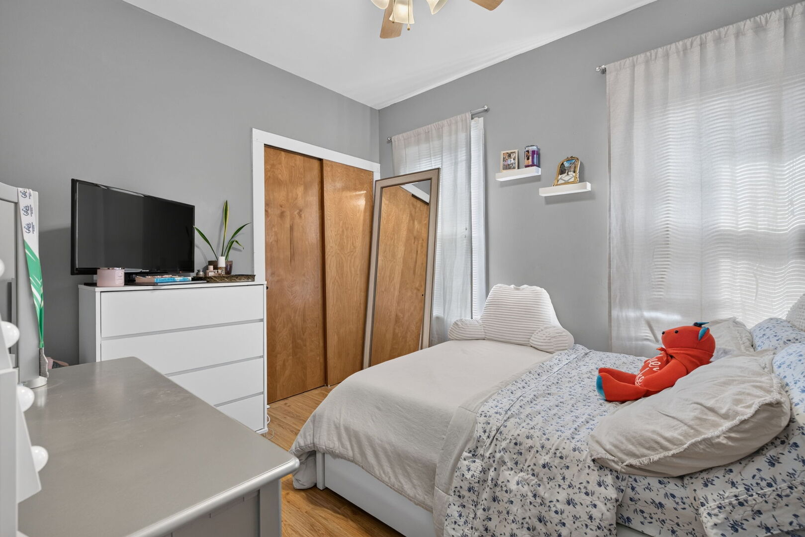 40 S Marguerite Street Property Photo 13