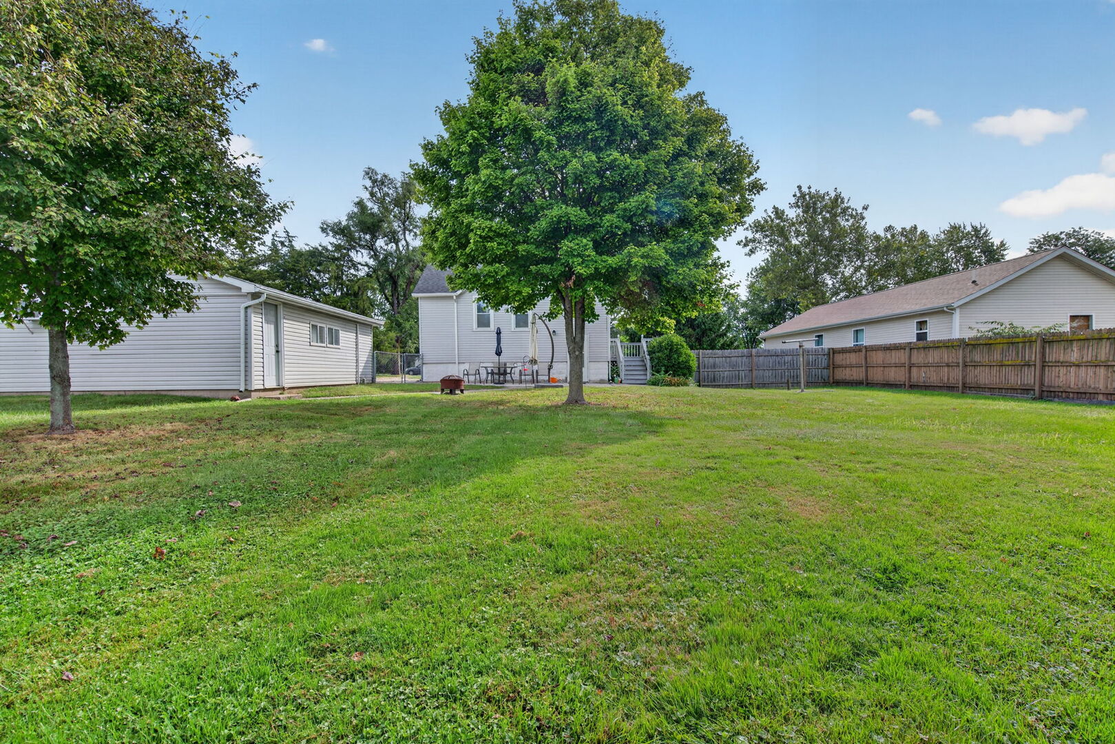 40 S Marguerite Street Property Photo 22