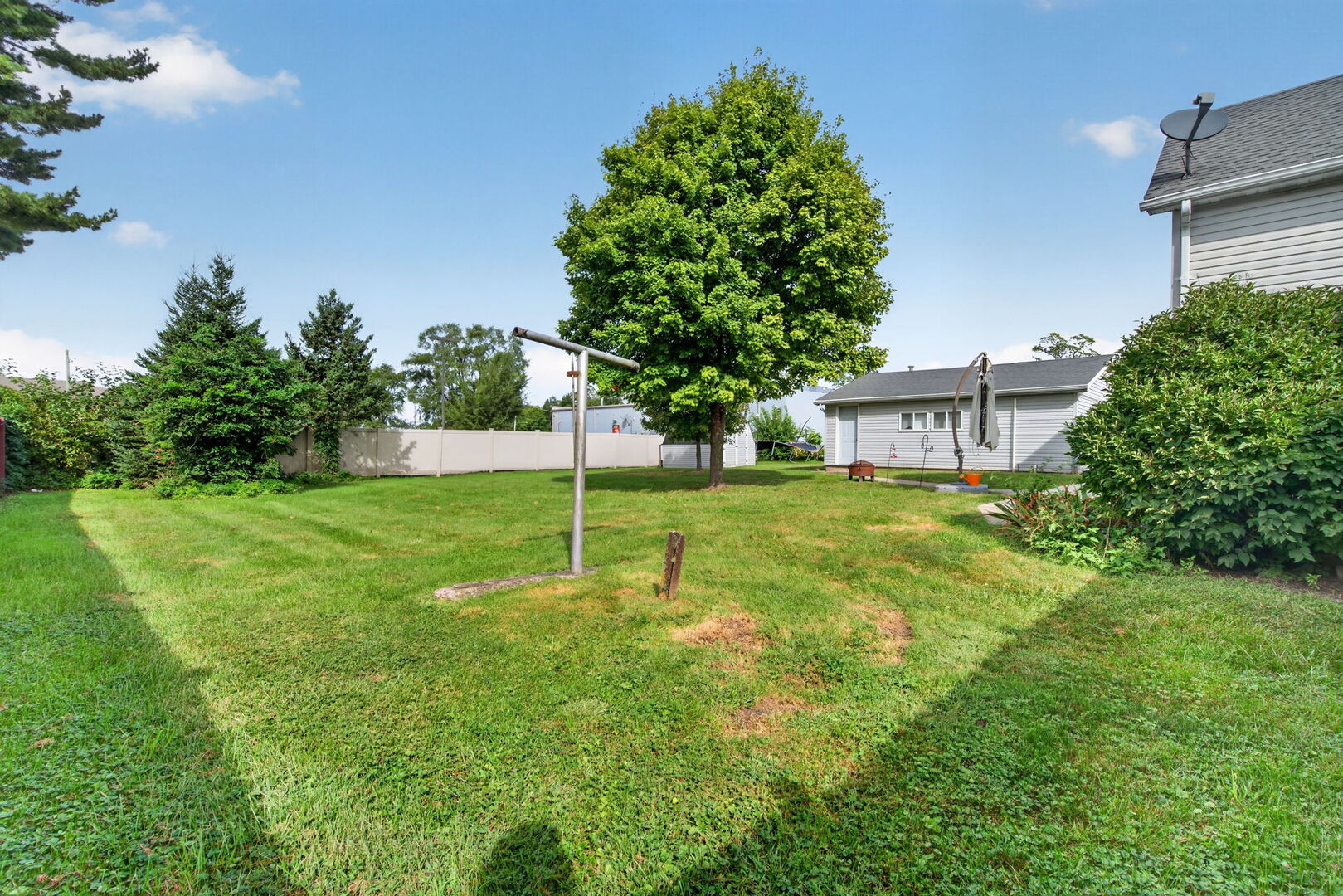 40 S Marguerite Street Property Photo 24