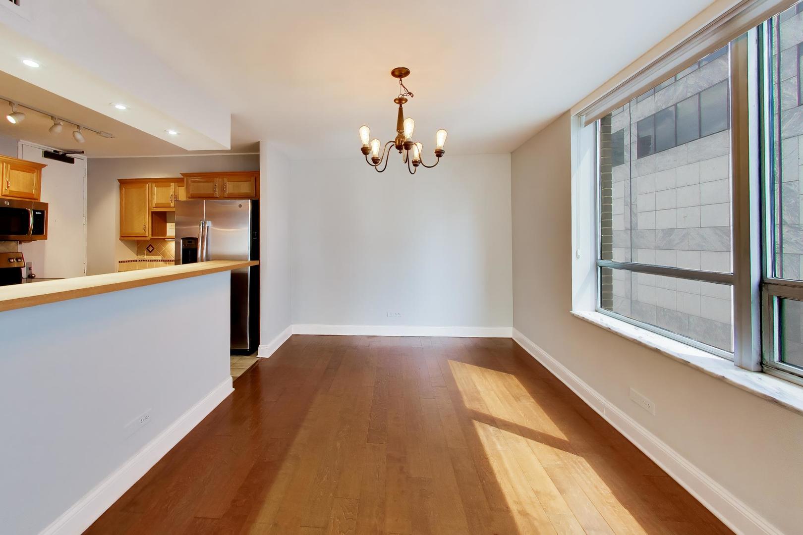 201 E Chestnut Street 14a Property Photo 6