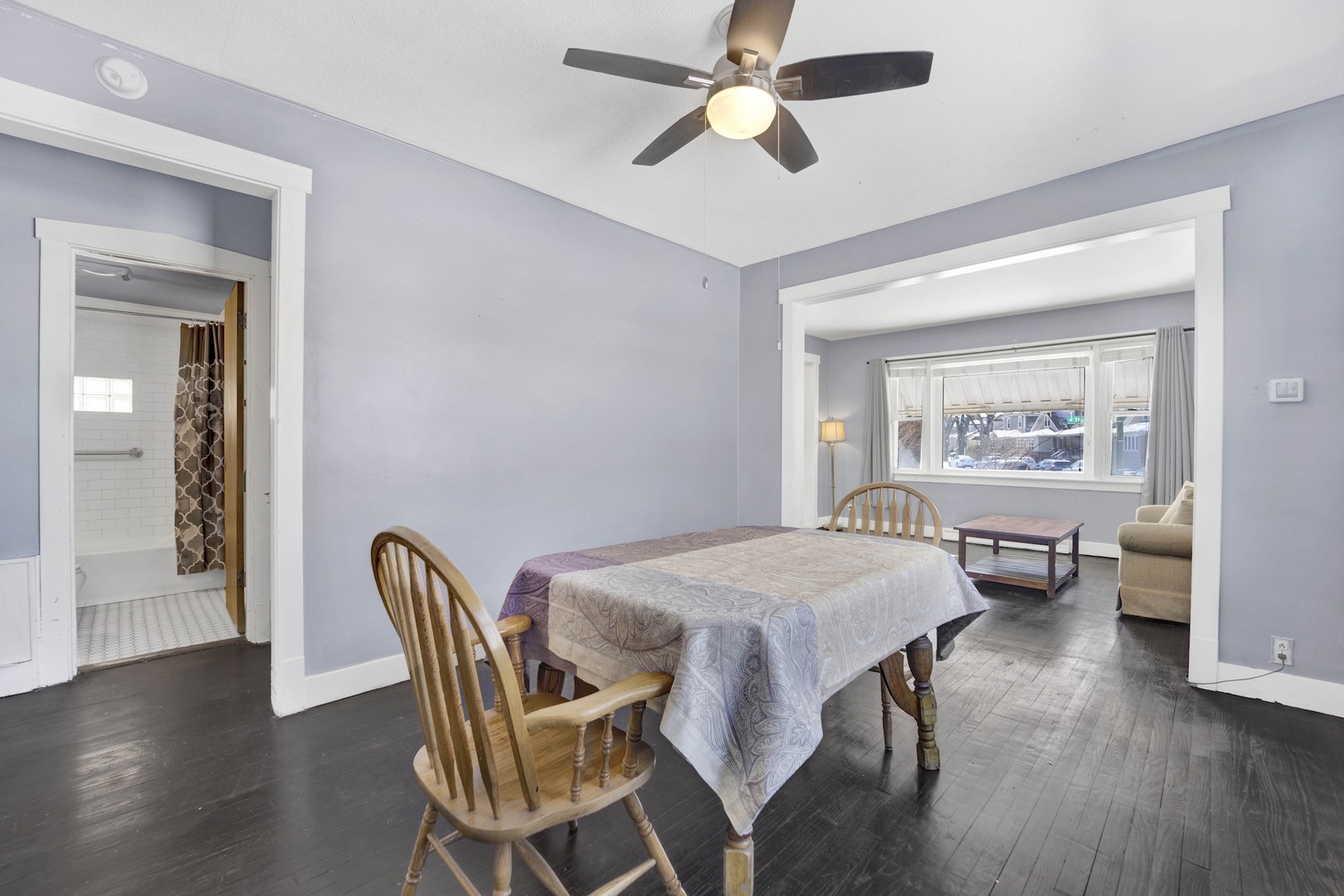 5942 W Thorndale Avenue Property Photo 9