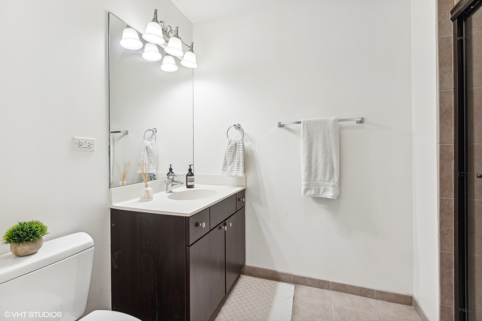235 W Van Buren Street 4219 Property Photo 11