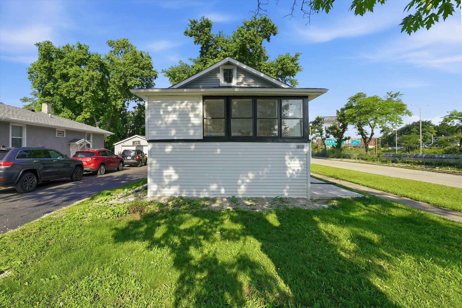1808 S 22nd Avenue Property Photo 4