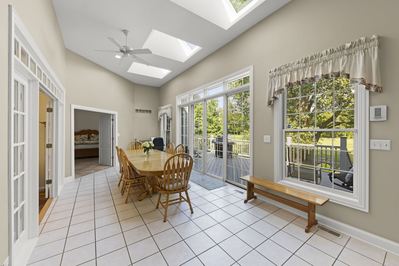 1n955 Saddlewood Drive Property Photo 13