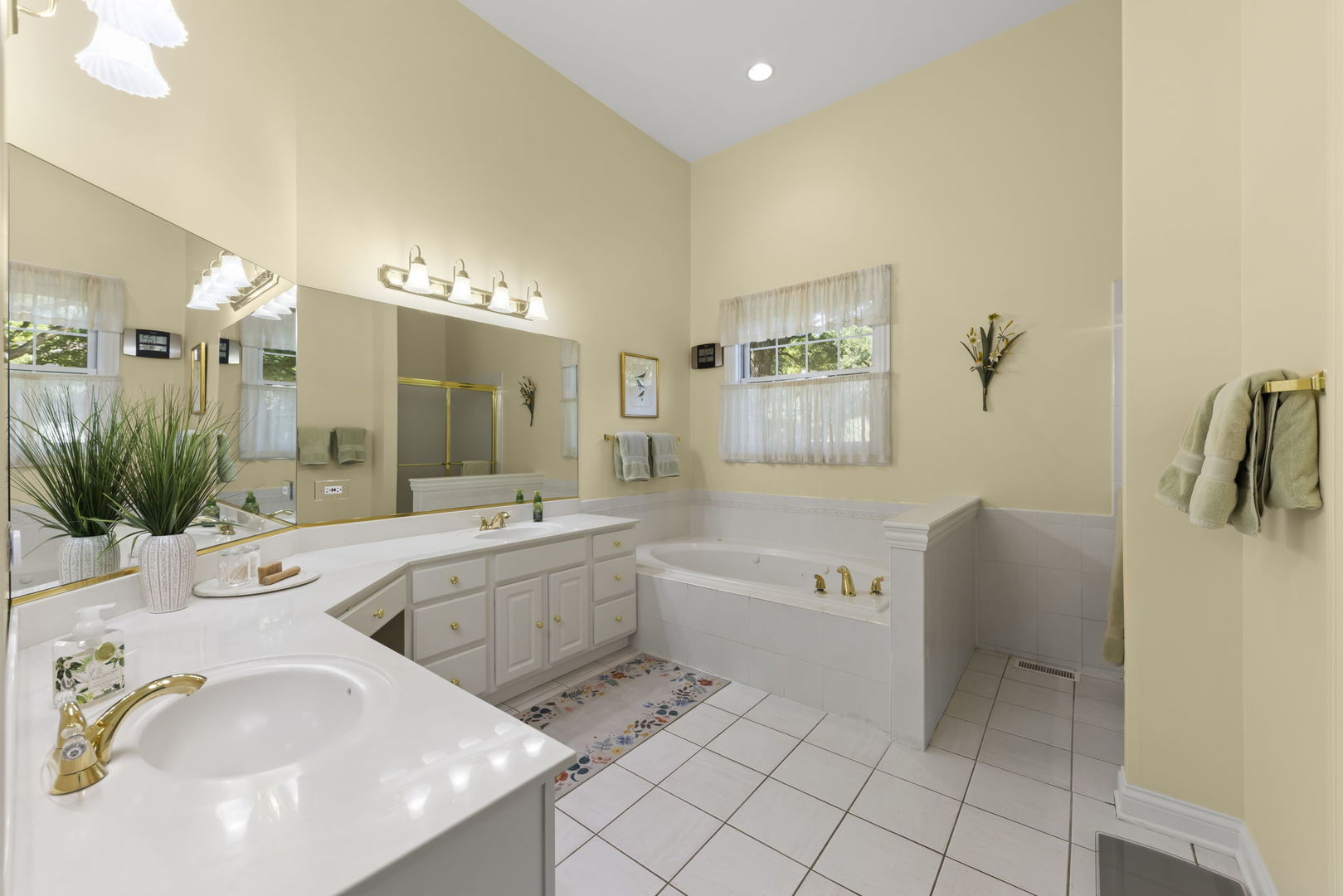 1n955 Saddlewood Drive Property Photo 17