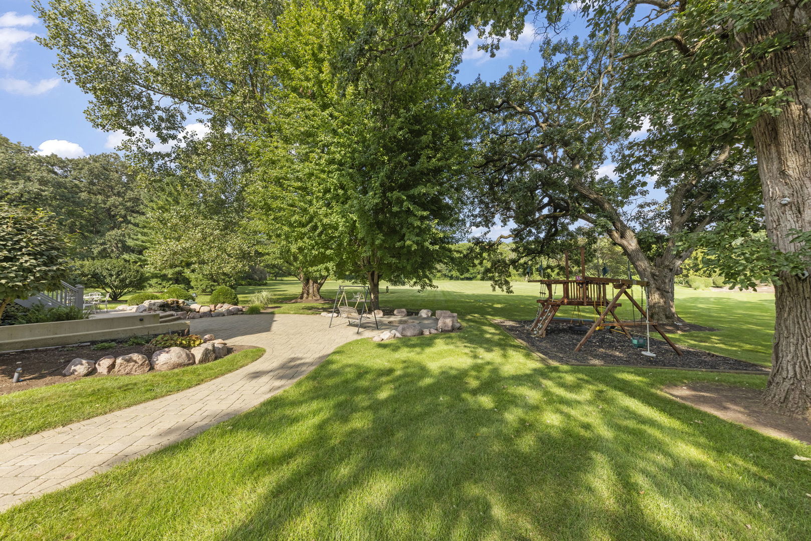 1n955 Saddlewood Drive Property Photo 32