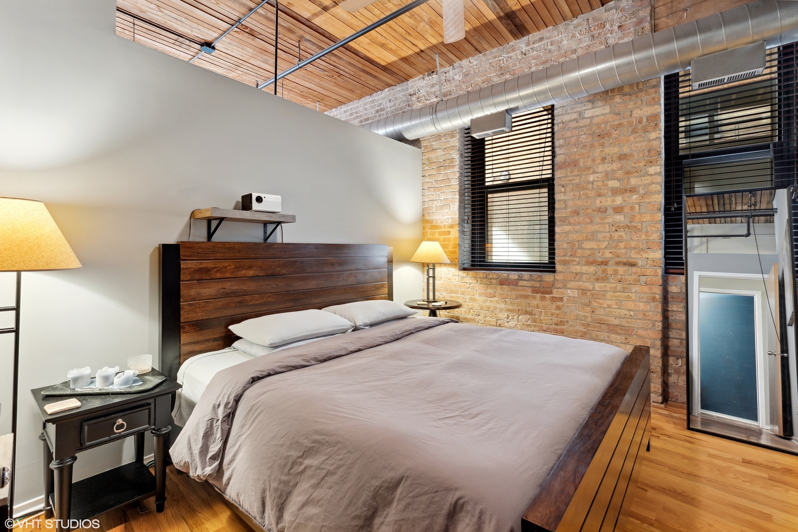 1670 N Claremont Avenue 205 Property Photo 13