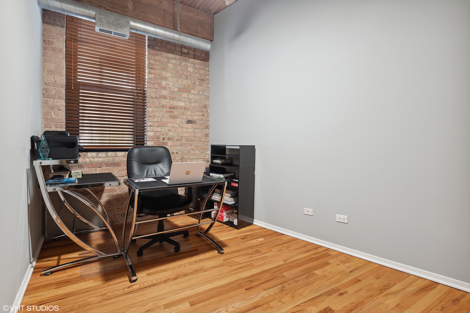 1670 N Claremont Avenue 205 Property Photo 18