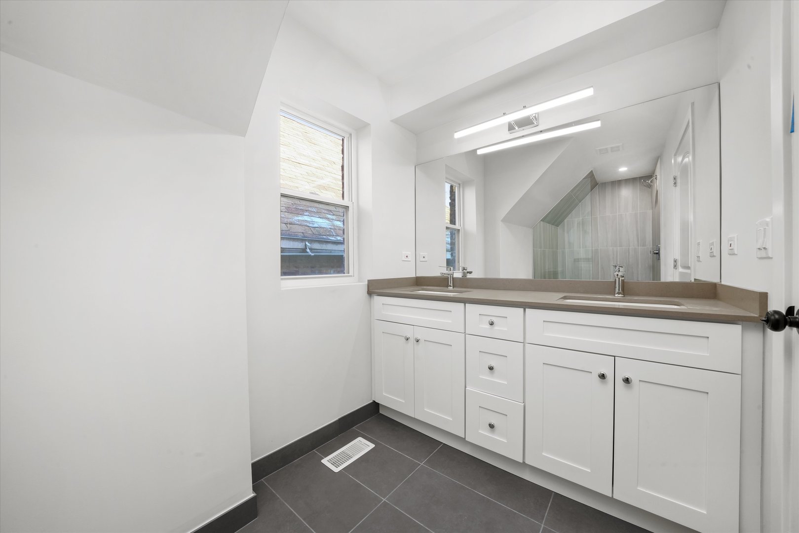 7356 S Kenwood Avenue Property Photo 17