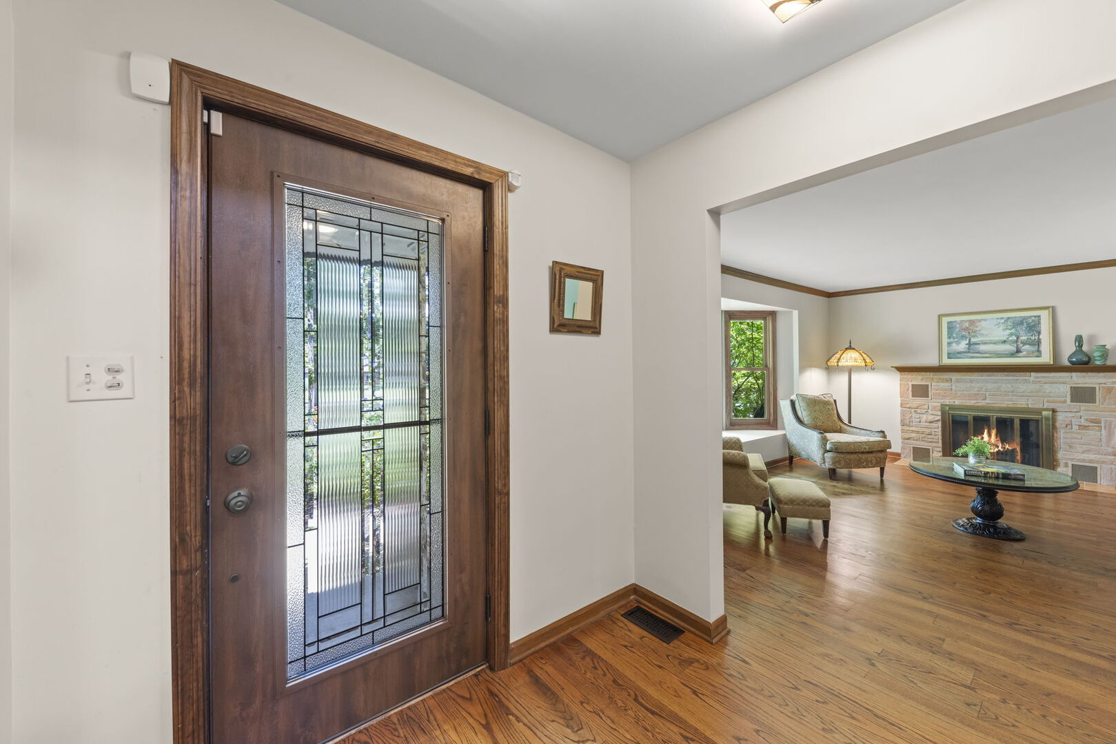 27w118 Cove Lane Property Photo 4