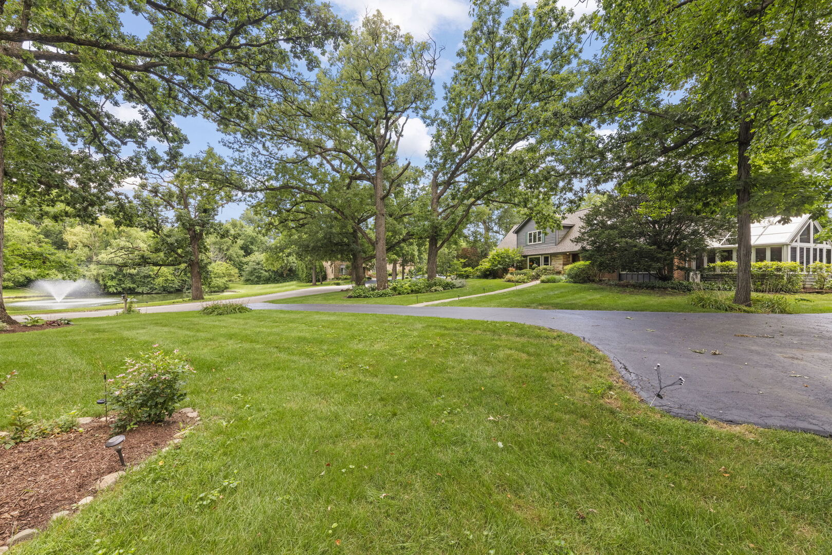 27w118 Cove Lane Property Photo 42