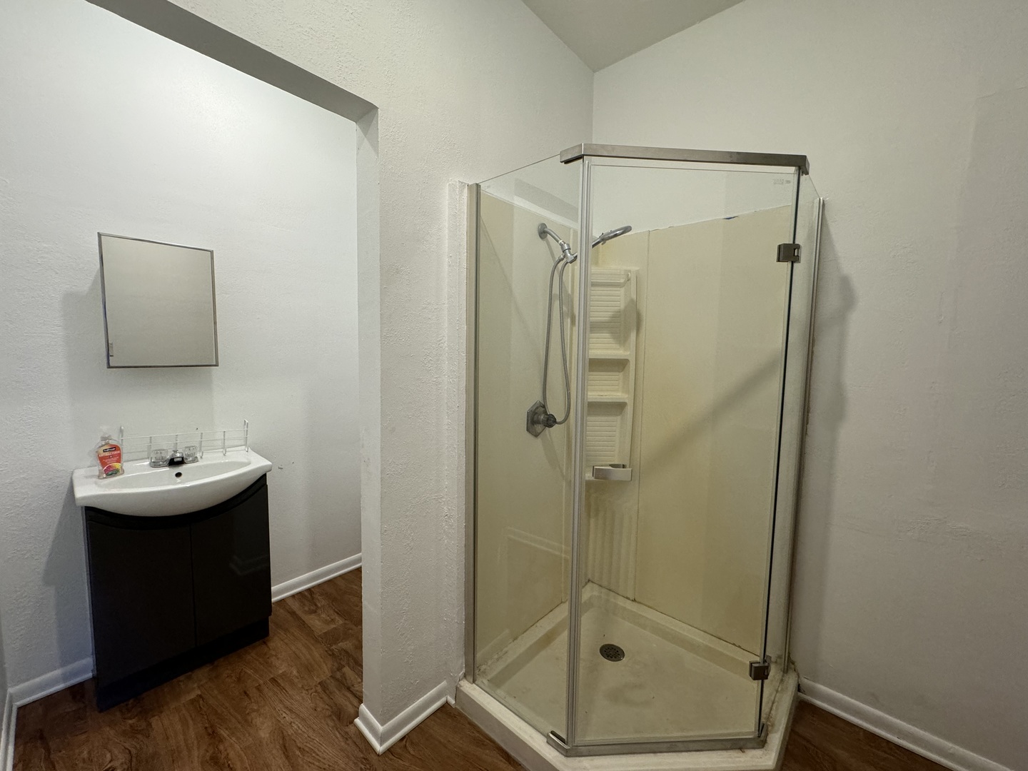 3s230 Warren Avenue 4 Property Photo 6