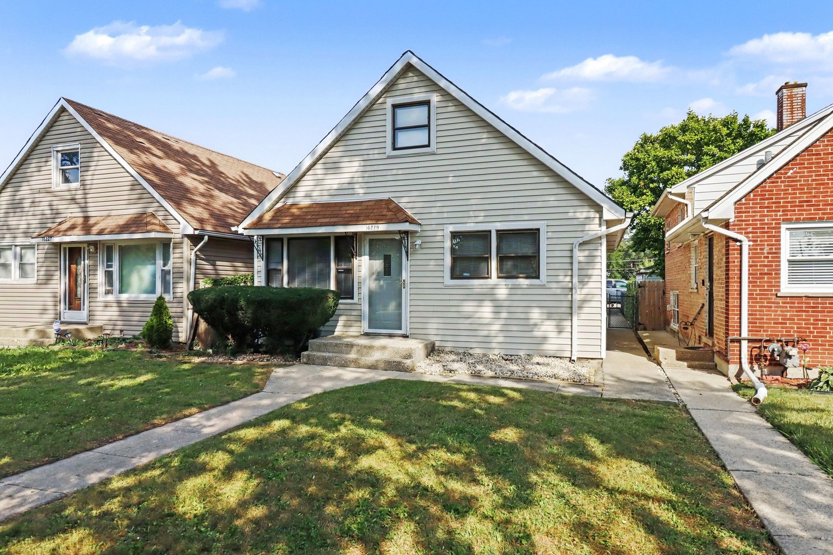 16229 Woodbridge Avenue Property Photo 1