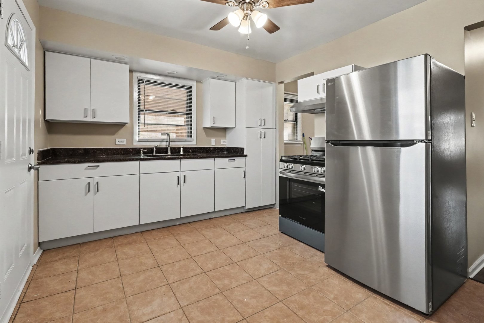 16229 Woodbridge Avenue Property Photo 7