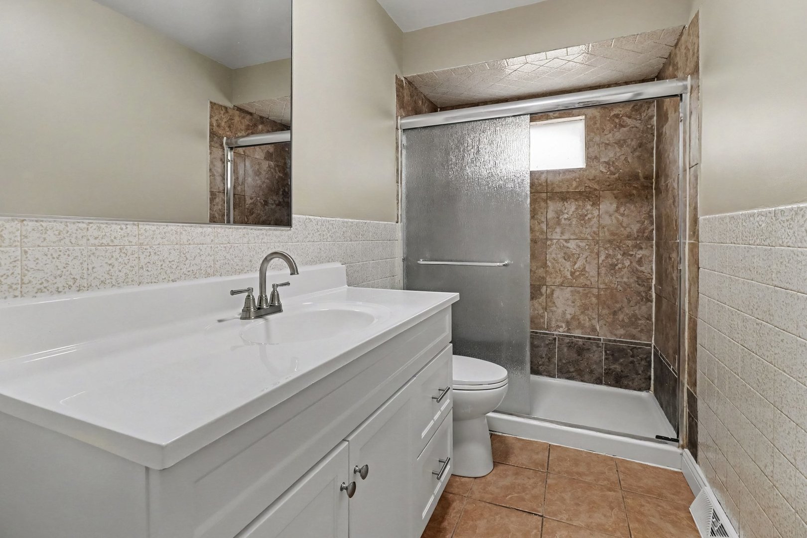 16229 Woodbridge Avenue Property Photo 10