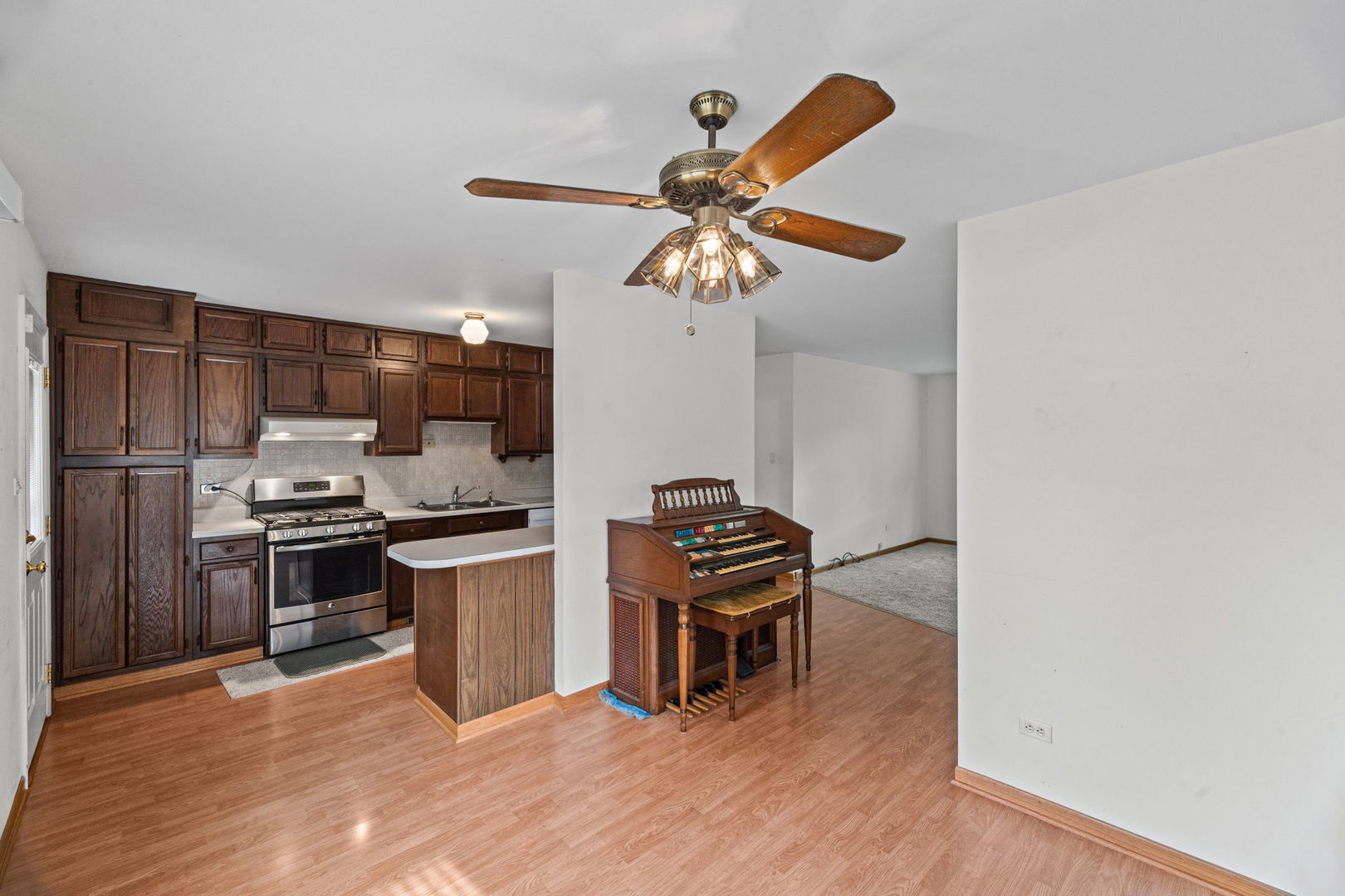 2207 Kingfisher Lane Property Photo 9