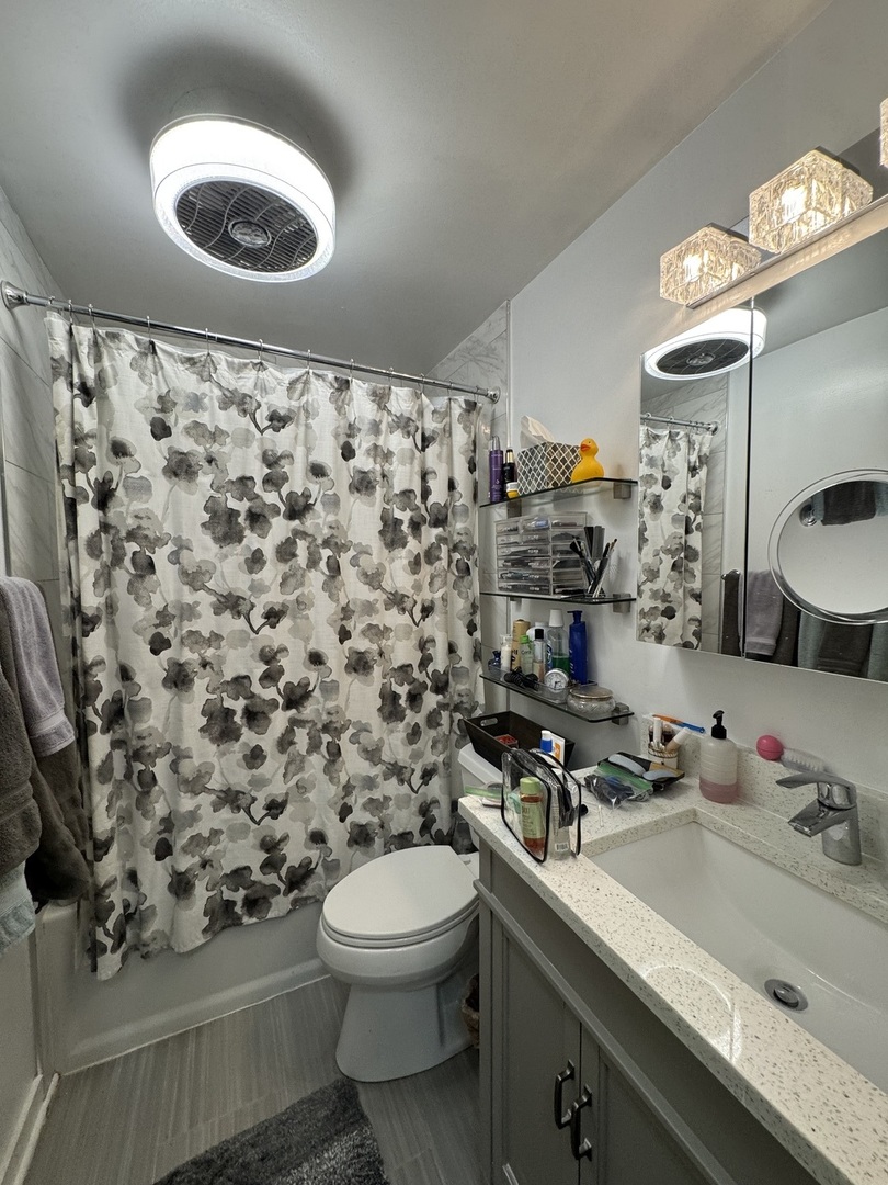 1560 N Sandburg Terrace 3407 Property Photo 14