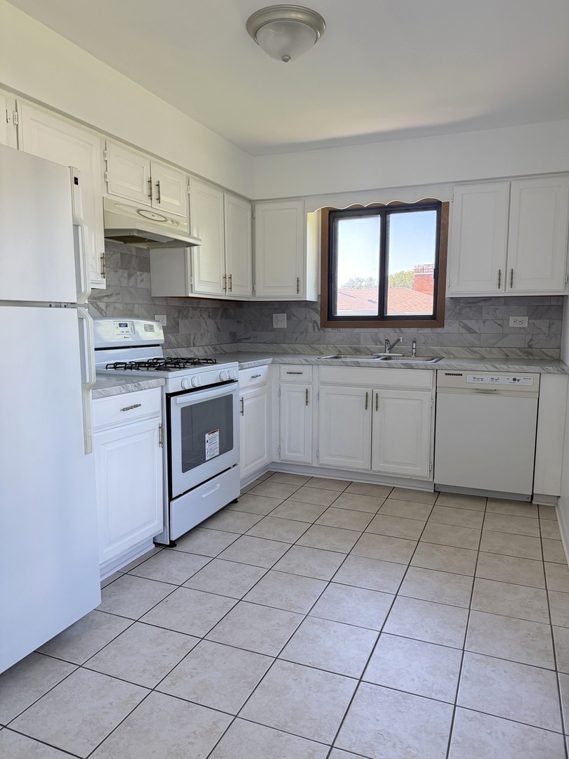 311 Dawn Court 2 Property Photo 16