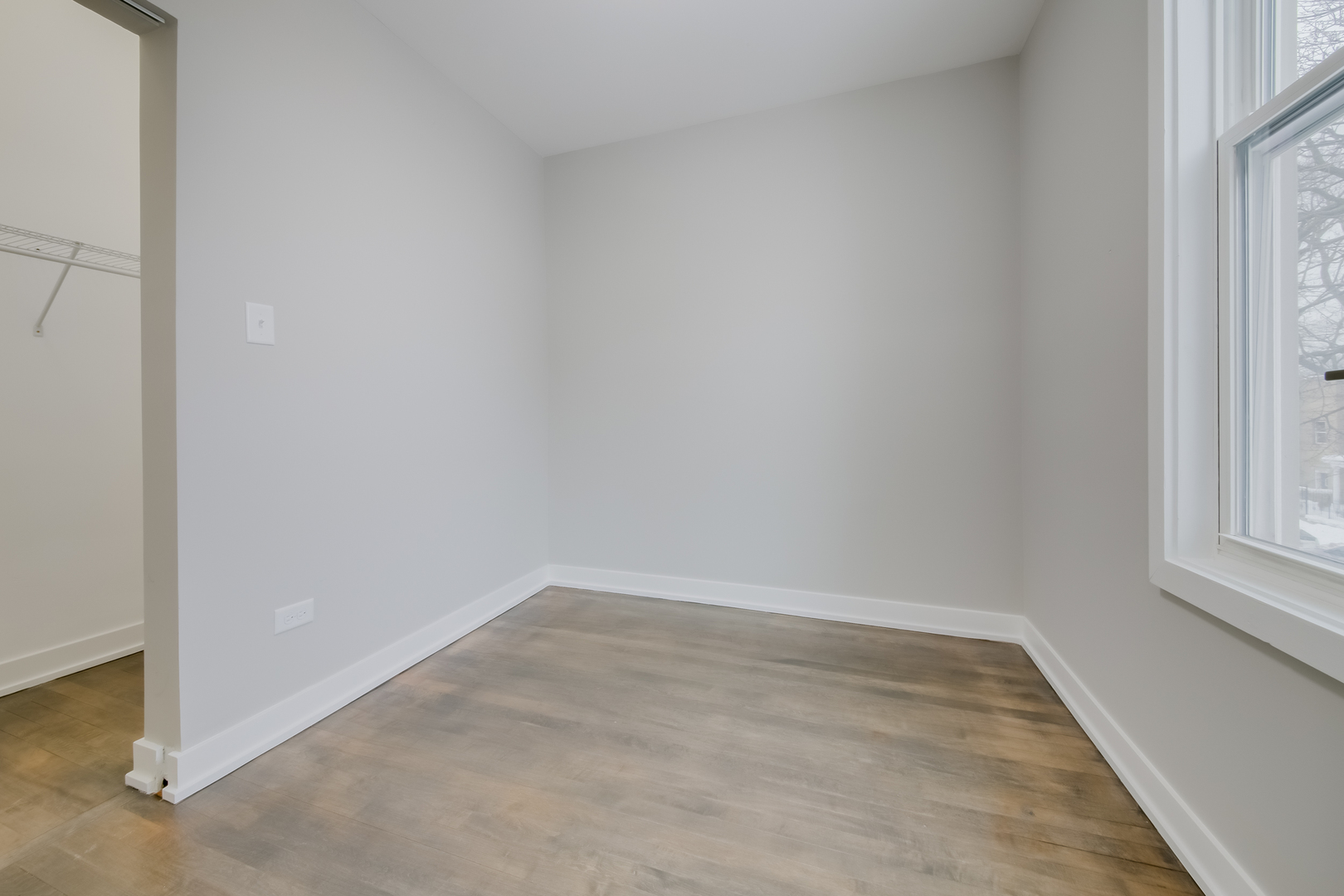 2842 N Avers Avenue 2 Property Photo 10