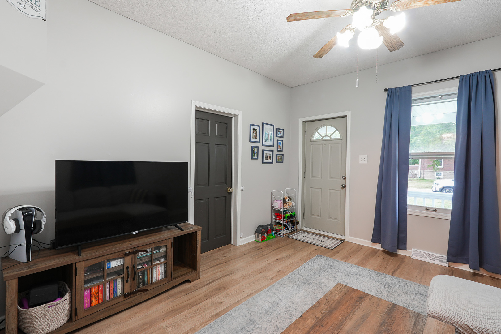 202 N Cedar Street Property Photo 5
