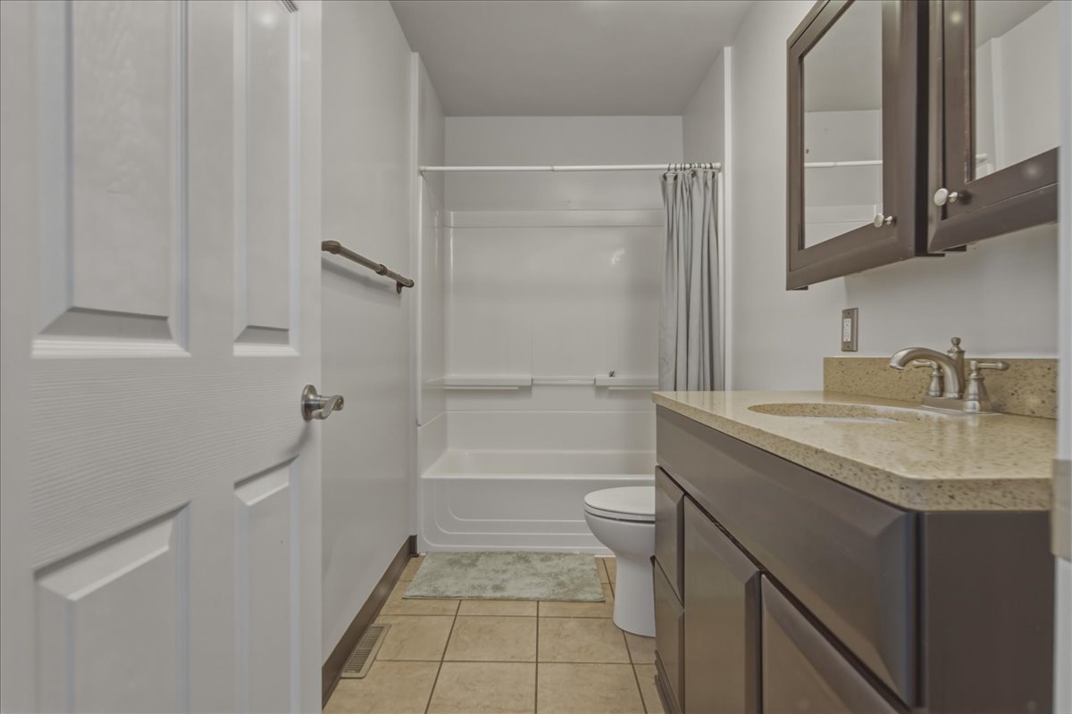 1510 Sycamore Drive Property Photo 9