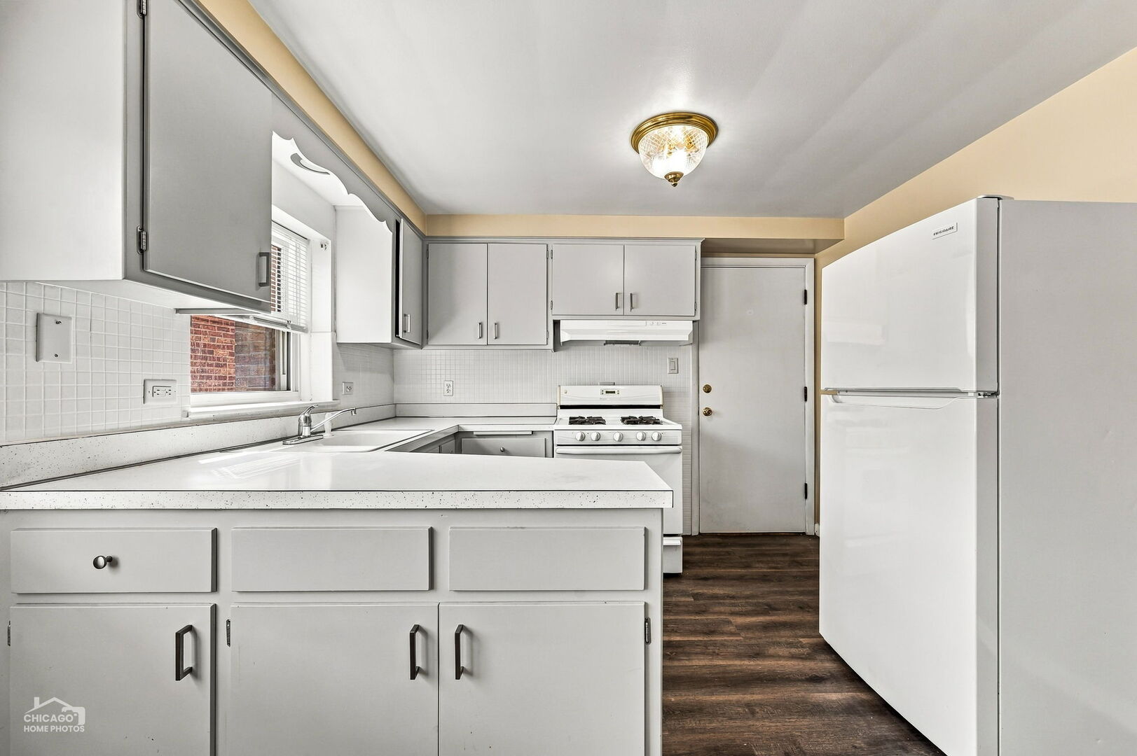 5848 W Irving Park Road Property Photo 10