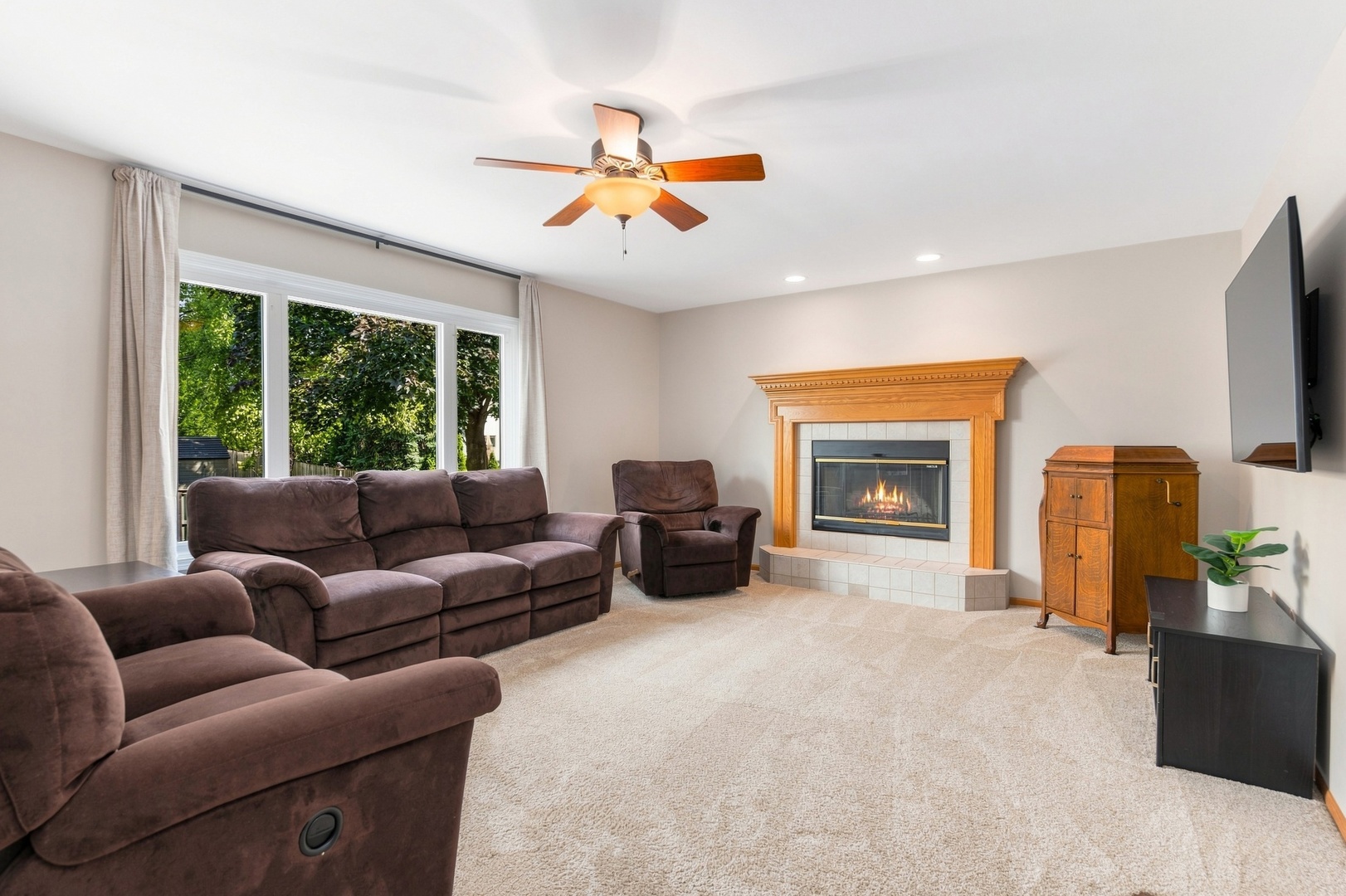 25230 W Monroe Court Property Photo 10