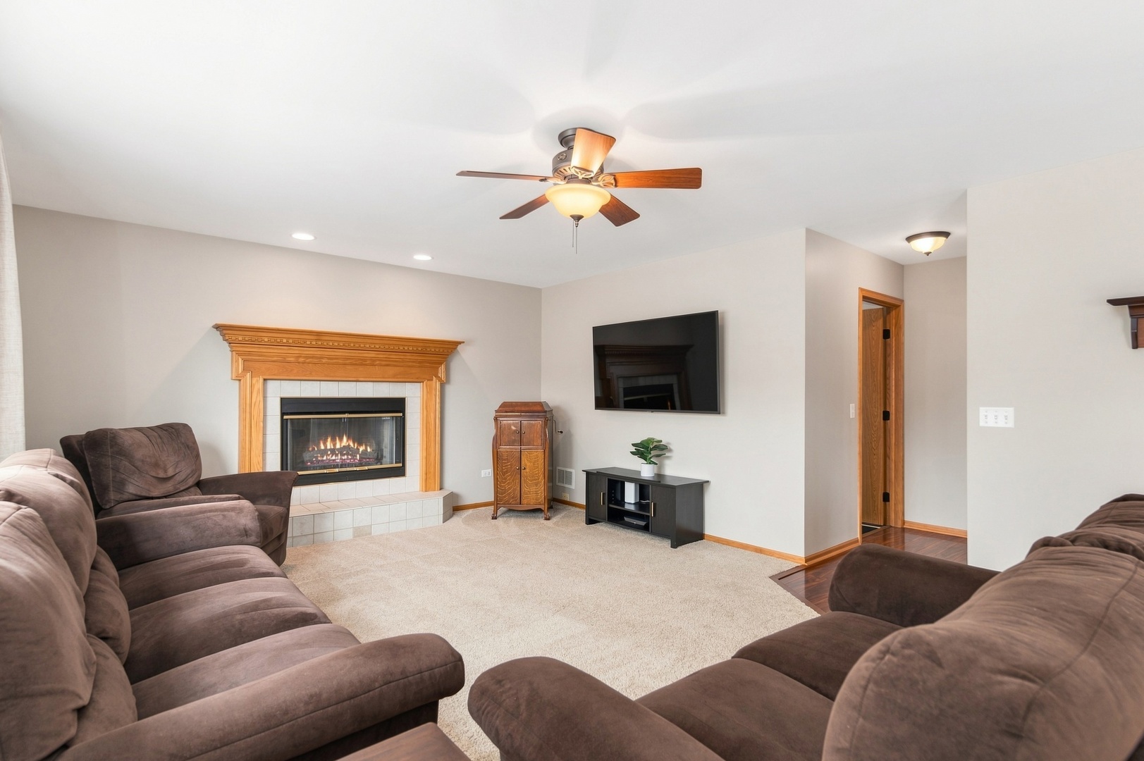 25230 W Monroe Court Property Photo 11